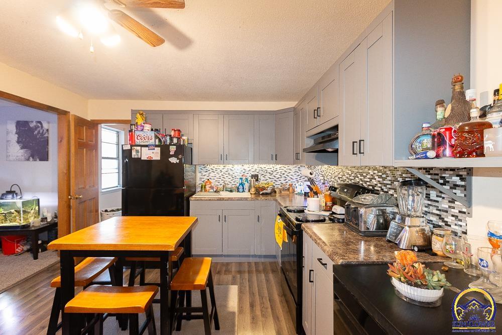 4032 Southwest 34th Street Topeka, KS 66614 - Photo 18 of 28