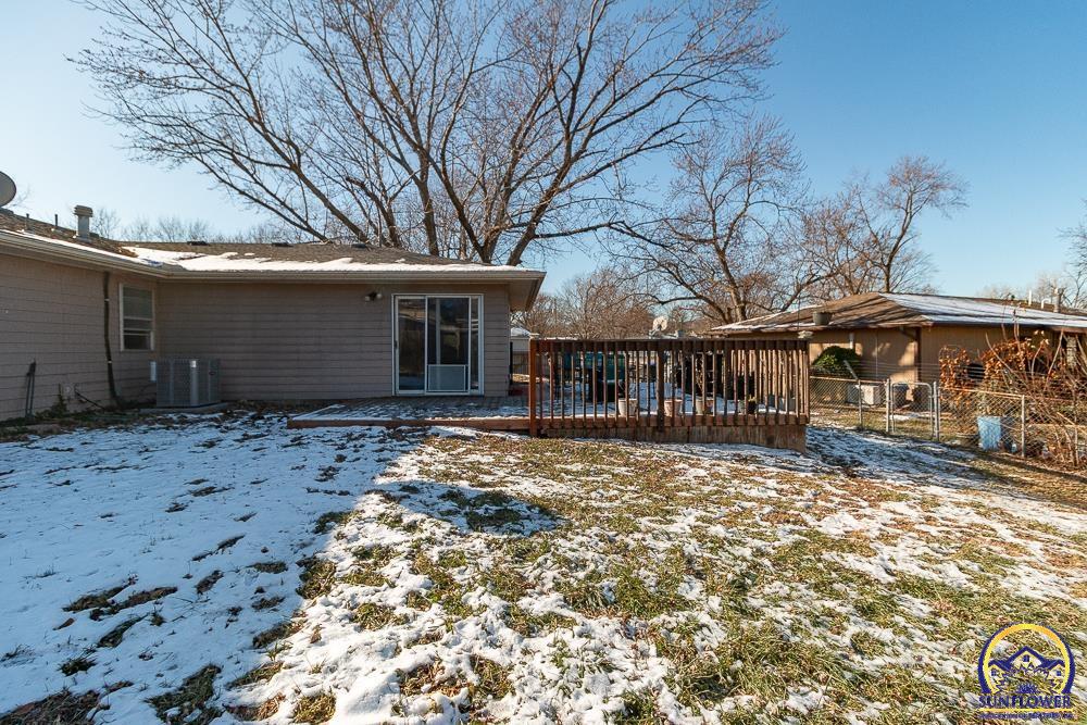 4032 Southwest 34th Street Topeka, KS 66614 - Photo 5 of 28