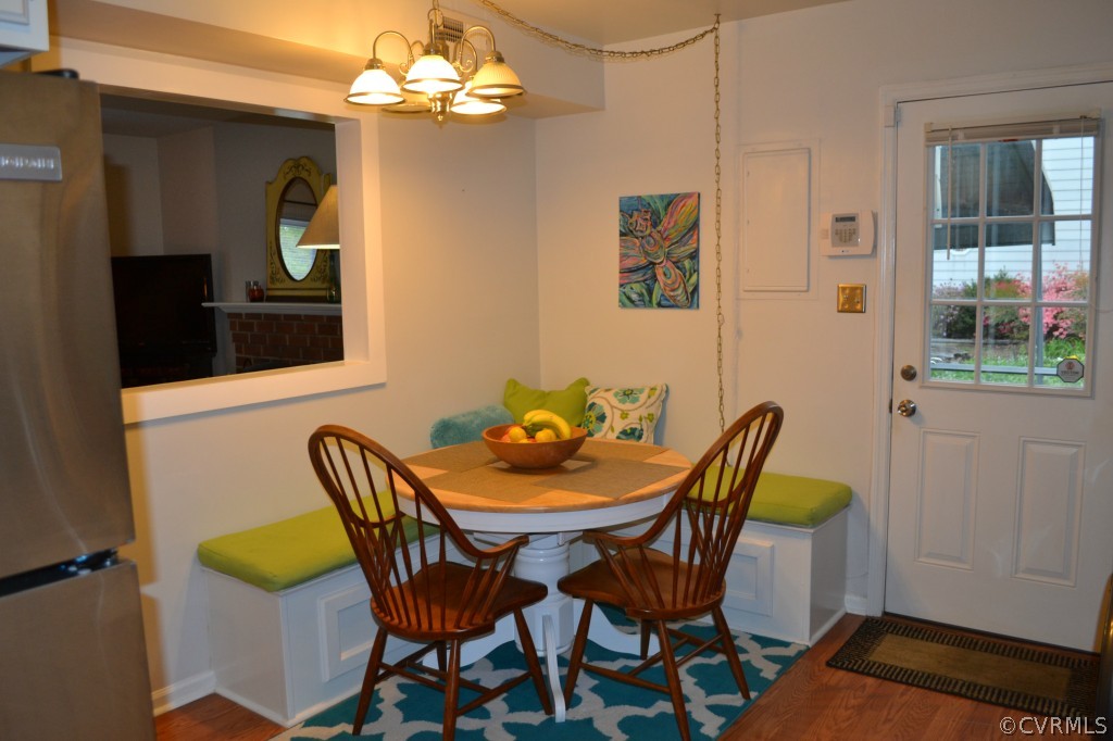 5413 Rollingway Road Chesterfield, VA 23832 - Photo 3 of 19 a dining room with furniture and window