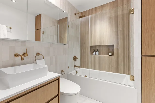 $1,799,000 | 50 Bridge Street, Unit 419 | DUMBO