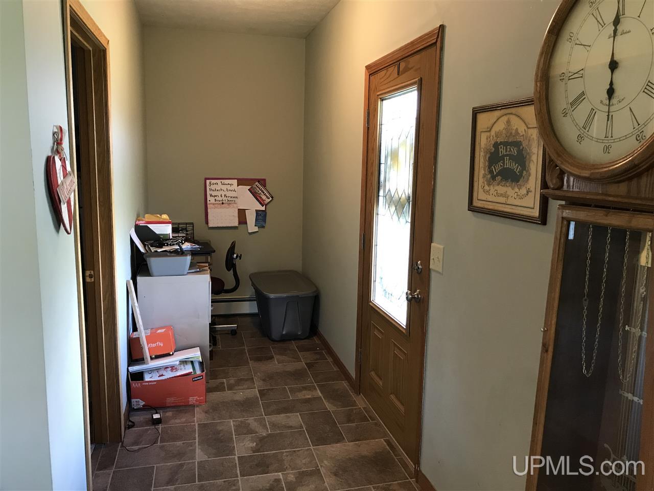 7011 P Road Gladstone, MI 49837 - Photo 10 of 38