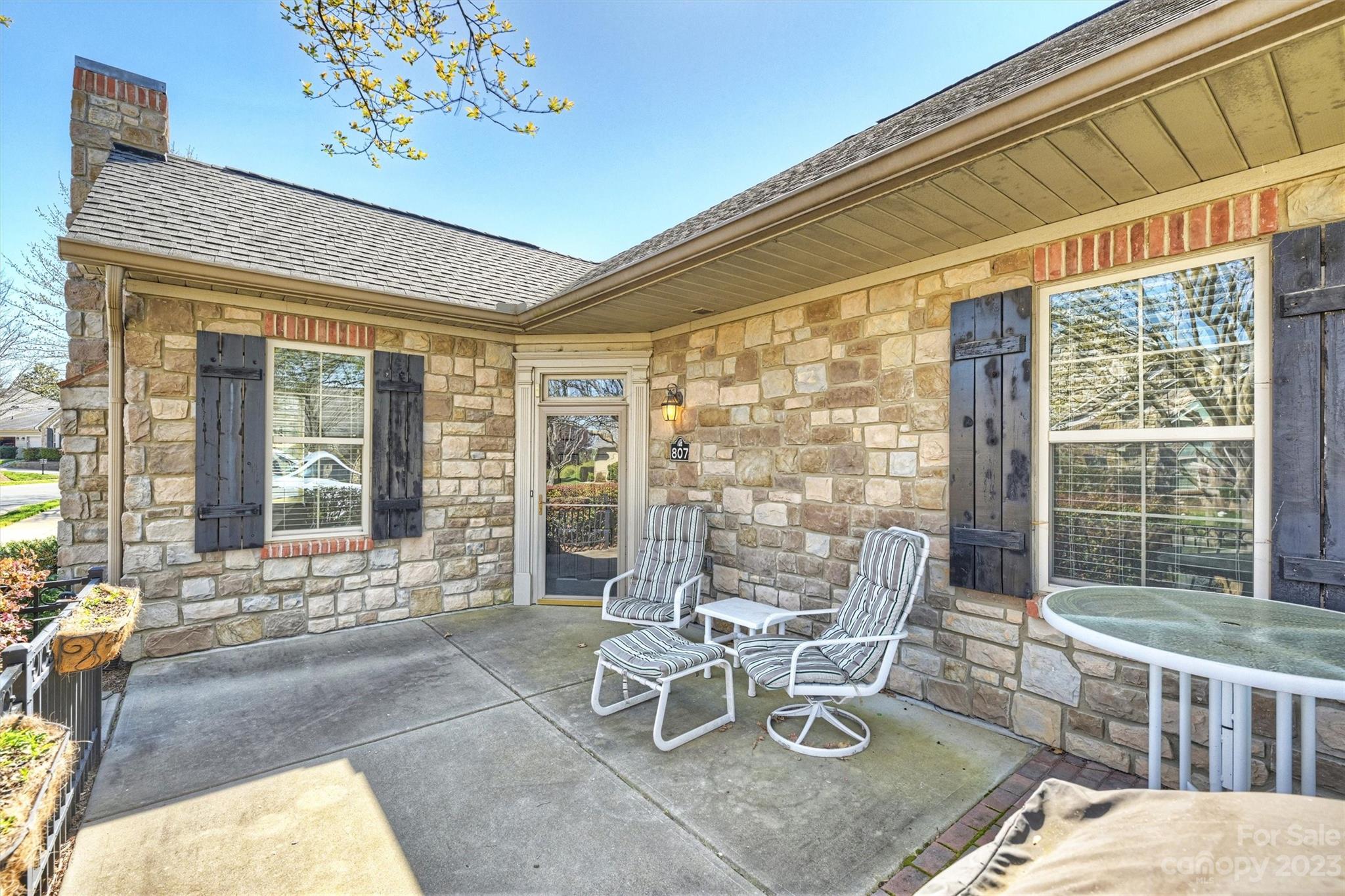 807 Ledgestone Court Tega Cay, SC 29708 - Photo 4 of 26 Gallery Image 4
