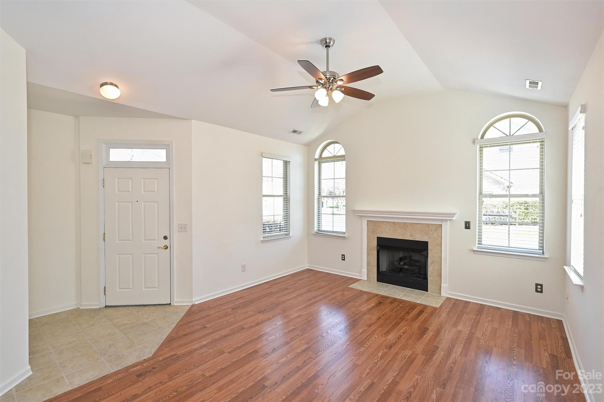 807 Ledgestone Court Tega Cay, SC 29708 - Photo 5 of 26 Gallery Image 5