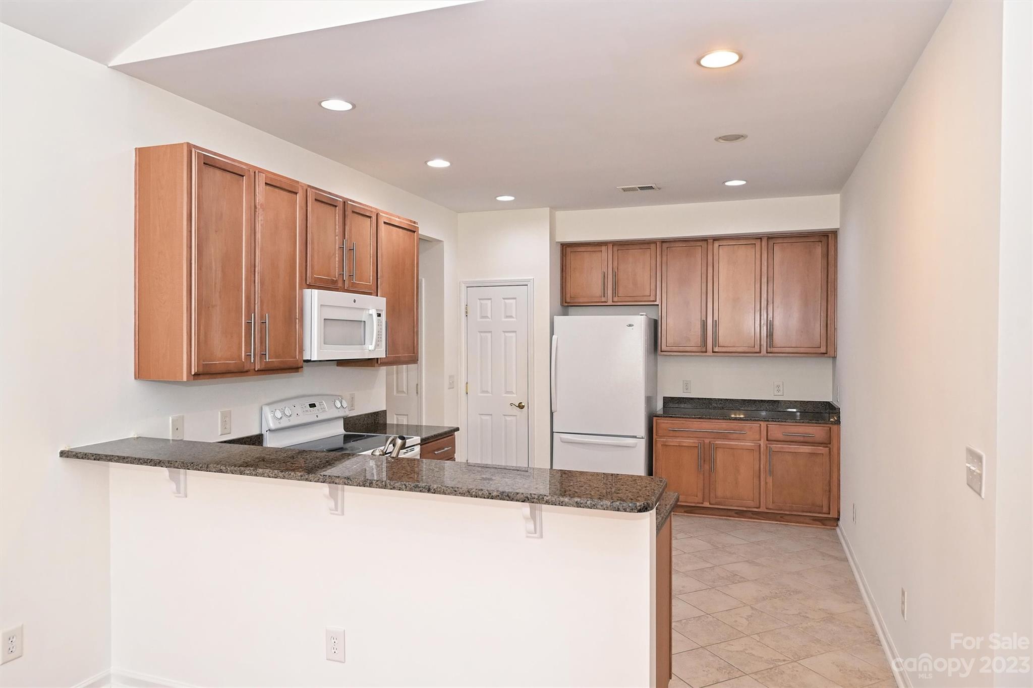 807 Ledgestone Court Tega Cay, SC 29708 - Photo 8 of 26 Gallery Image 8