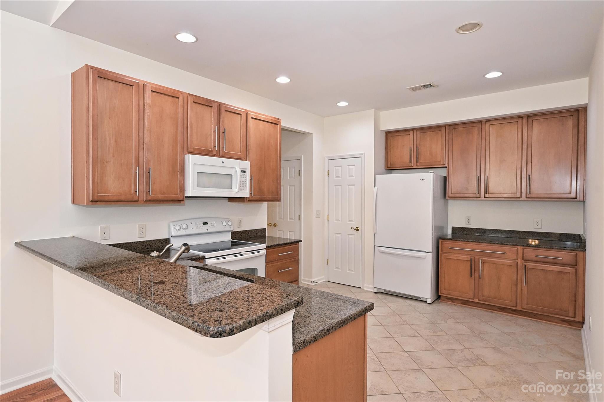 807 Ledgestone Court Tega Cay, SC 29708 - Photo 9 of 26 Gallery Image 9