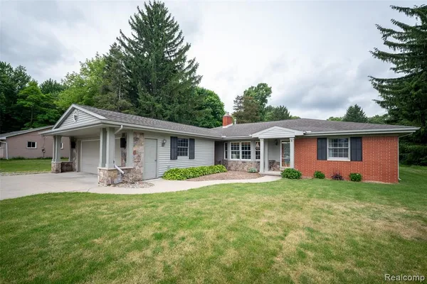 $369,900 | 9404 North River Road, Algonac, MI 48001