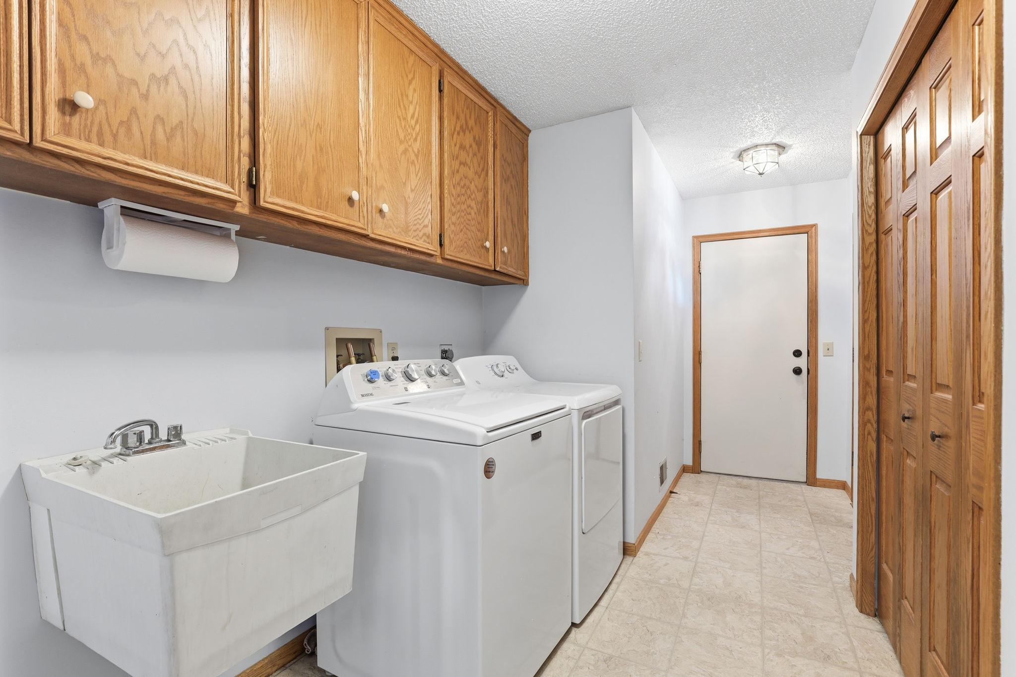 455 Highpoint Curve Maplewood, MN 55119 - Photo 18 of 44