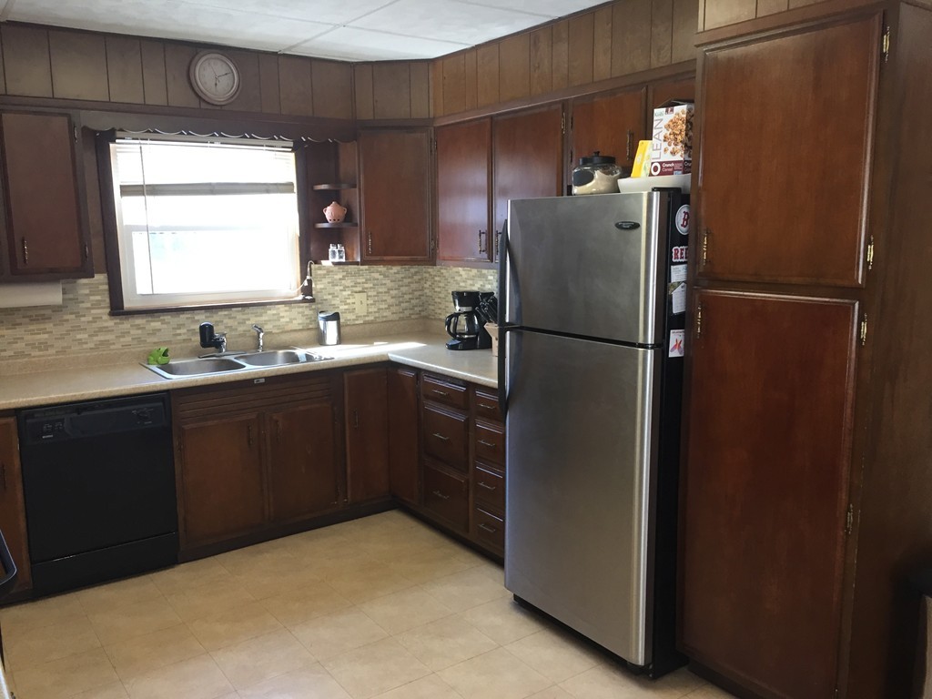 95 Phillips Street Fall River, MA 02720 - Photo 8 of 26 Gallery Image 8