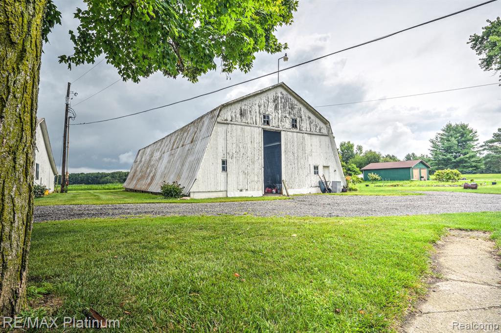 5462 Cook Road Swartz Creek, MI 48473 - Photo 33 of 39