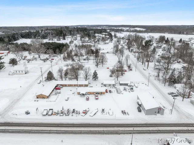 $375,000 | 21229 Northland Drive, Paris, MI 49338