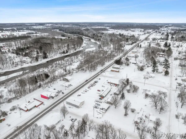 $342,500 | 21229 Northland Drive, Paris, MI 49338
