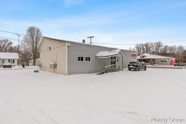 $342,500 | 21229 Northland Drive, Paris, MI 49338