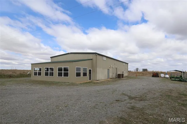 $3,250,000 | 1608 County Road 711, Matthews, MO 63867