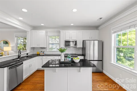 $595,000 | 540 Dubois Court, Charlotte, NC 28208