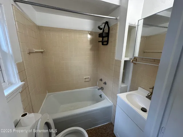 $800 | 306 Wyoming Avenue, Unit H, Wyoming, PA 18644