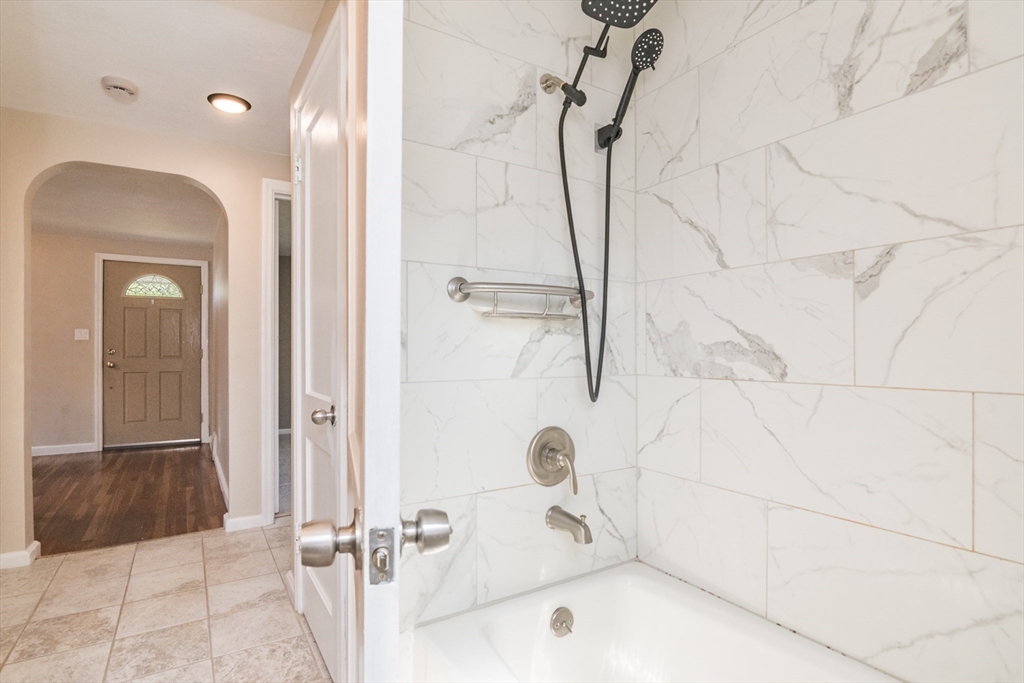 73 Catalpa Terrace Springfield, MA 01119 - Photo 25 of 31