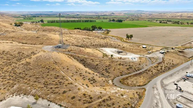 $300,000 | 32267 Bruneau Cemetery Road, Bruneau, ID 83604