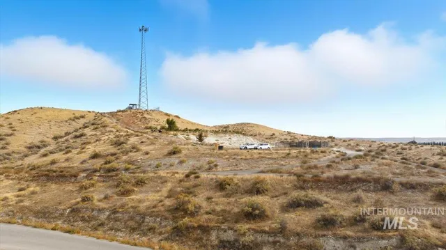 $300,000 | 32267 Bruneau Cemetery Road, Bruneau, ID 83604