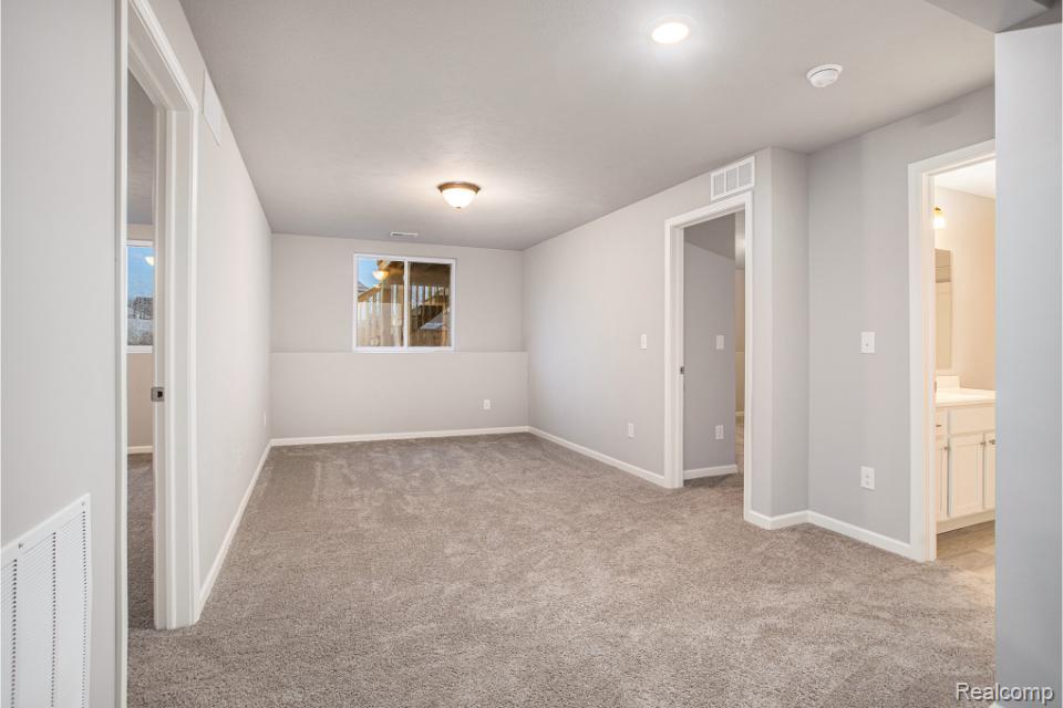 1189 Lockes Street Howell, MI 48843 - Photo 11 of 26 Gallery Image 11
