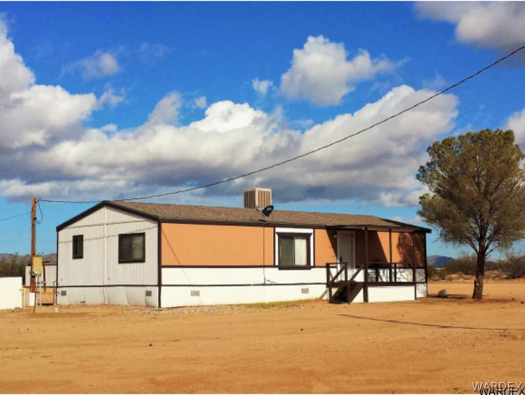 1725 South Verde Road Golden Valley, AZ 86413 - Photo 1 of 21 Front view of home