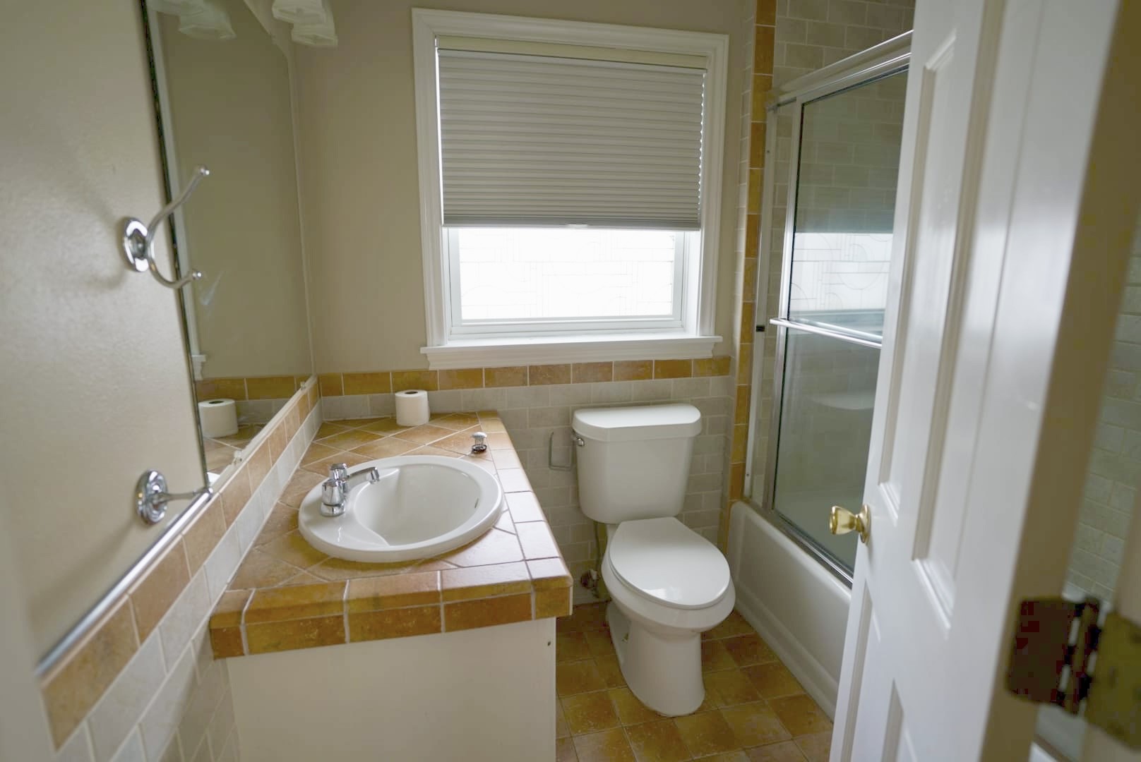 3309 Lawrence Street Houston, TX 77018 - Photo 12 of 21 a bathroom with a toilet and a sink