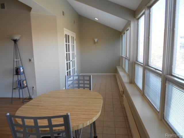 875 GreenView Court, Unit 60 Rochester, MI 48307 - Photo 10 of 17 Large flexible space!