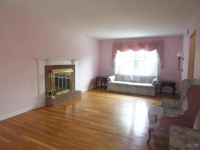 1865 Abington Road Bethlehem, PA 18018 - Photo 5 of 10 Gallery Image 5