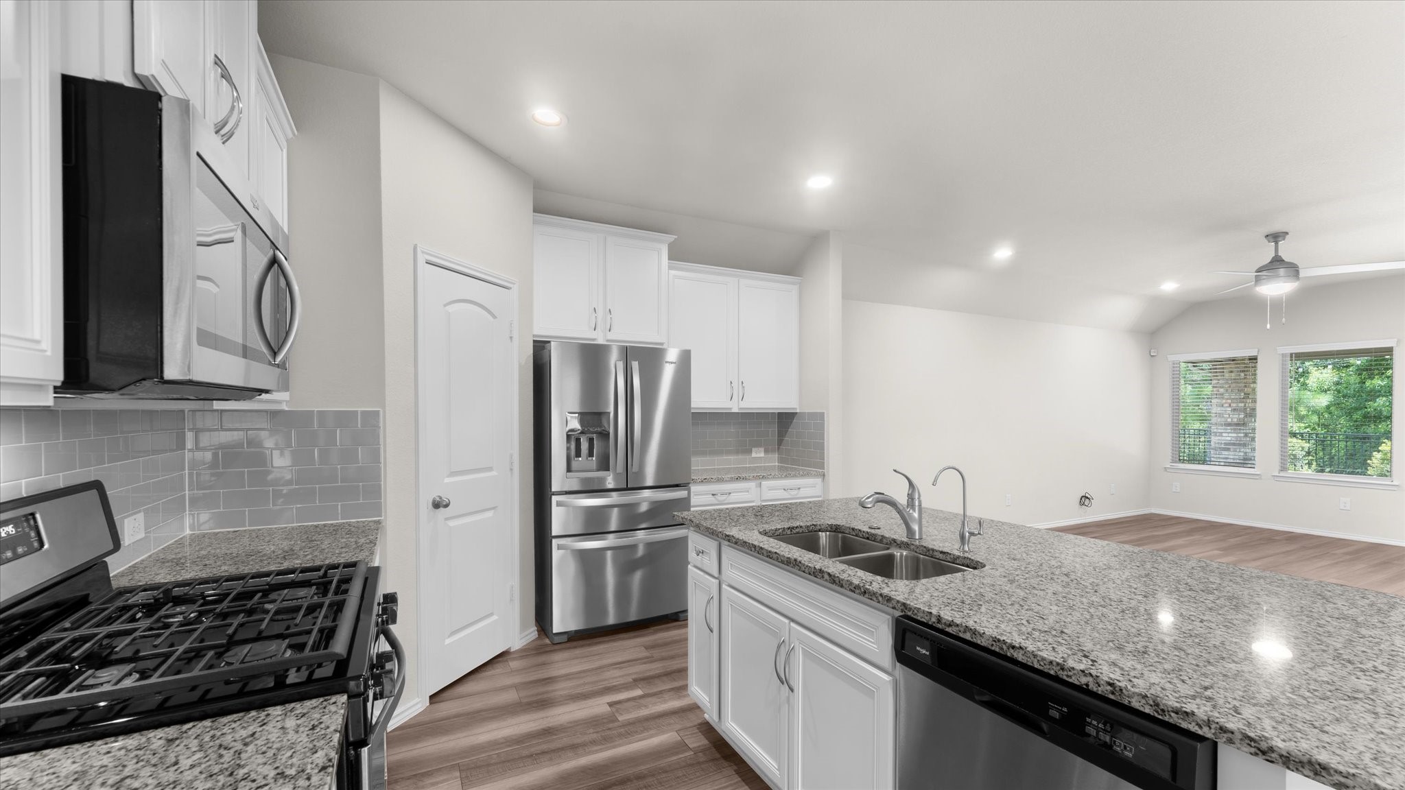 9257 Inland Leather Lane Conroe, TX 77385 - Photo 6 of 39
