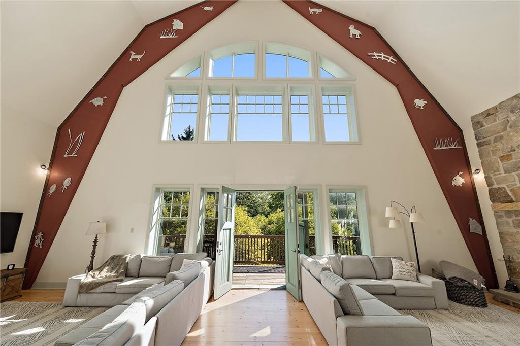 928 Blackburn Road Sewickley, PA 15143 - Photo 3 of 25