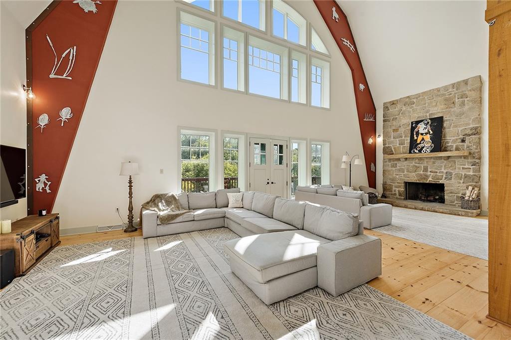 928 Blackburn Road Sewickley, PA 15143 - Photo 4 of 25