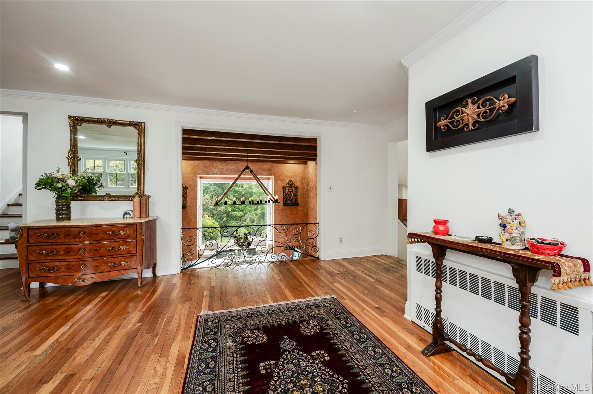 27 Ridge Drive East Great Neck, NY 11021 - Photo 4 of 38