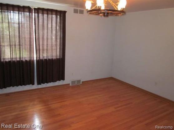 789 Canterbury Road Grosse Pointe, MI 48236 - Photo 10 of 18 Bedroom4