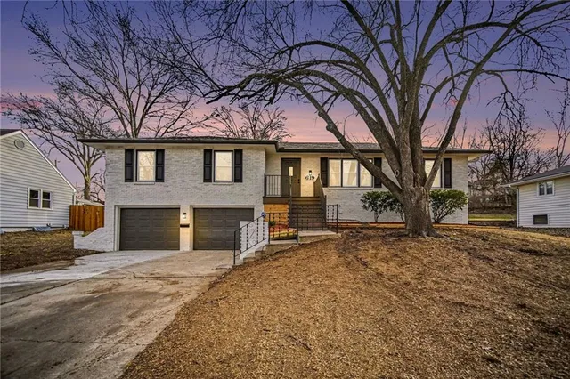 $358,000 | 619 East 109th Terrace, Kansas City, MO 64131