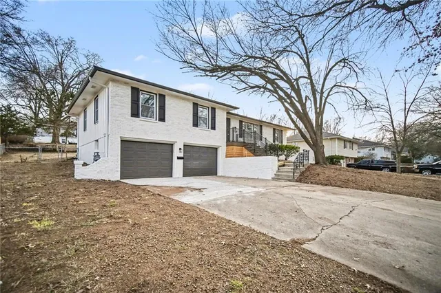 $358,000 | 619 East 109th Terrace, Kansas City, MO 64131