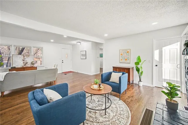 $358,000 | 619 East 109th Terrace, Kansas City, MO 64131