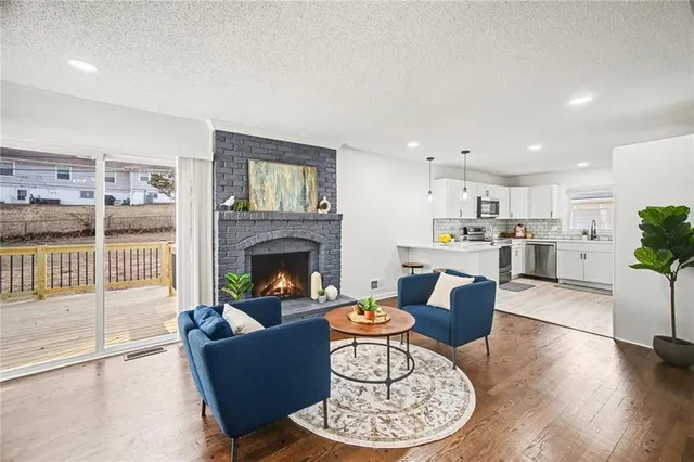 $358,000 | 619 East 109th Terrace, Kansas City, MO 64131