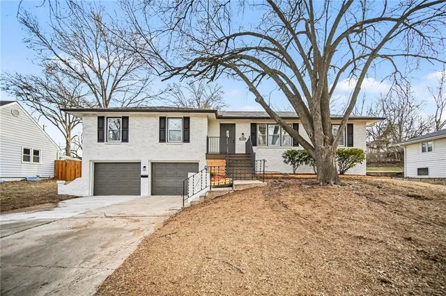 $358,000 | 619 East 109th Terrace, Kansas City, MO 64131
