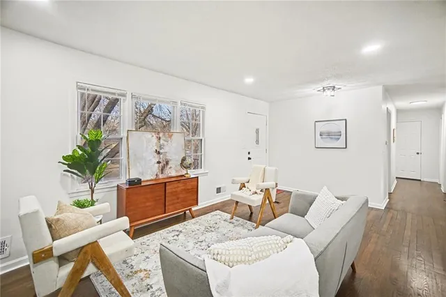 $358,000 | 619 East 109th Terrace, Kansas City, MO 64131