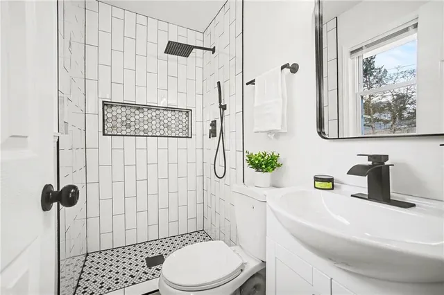 $358,000 | 619 East 109th Terrace, Kansas City, MO 64131