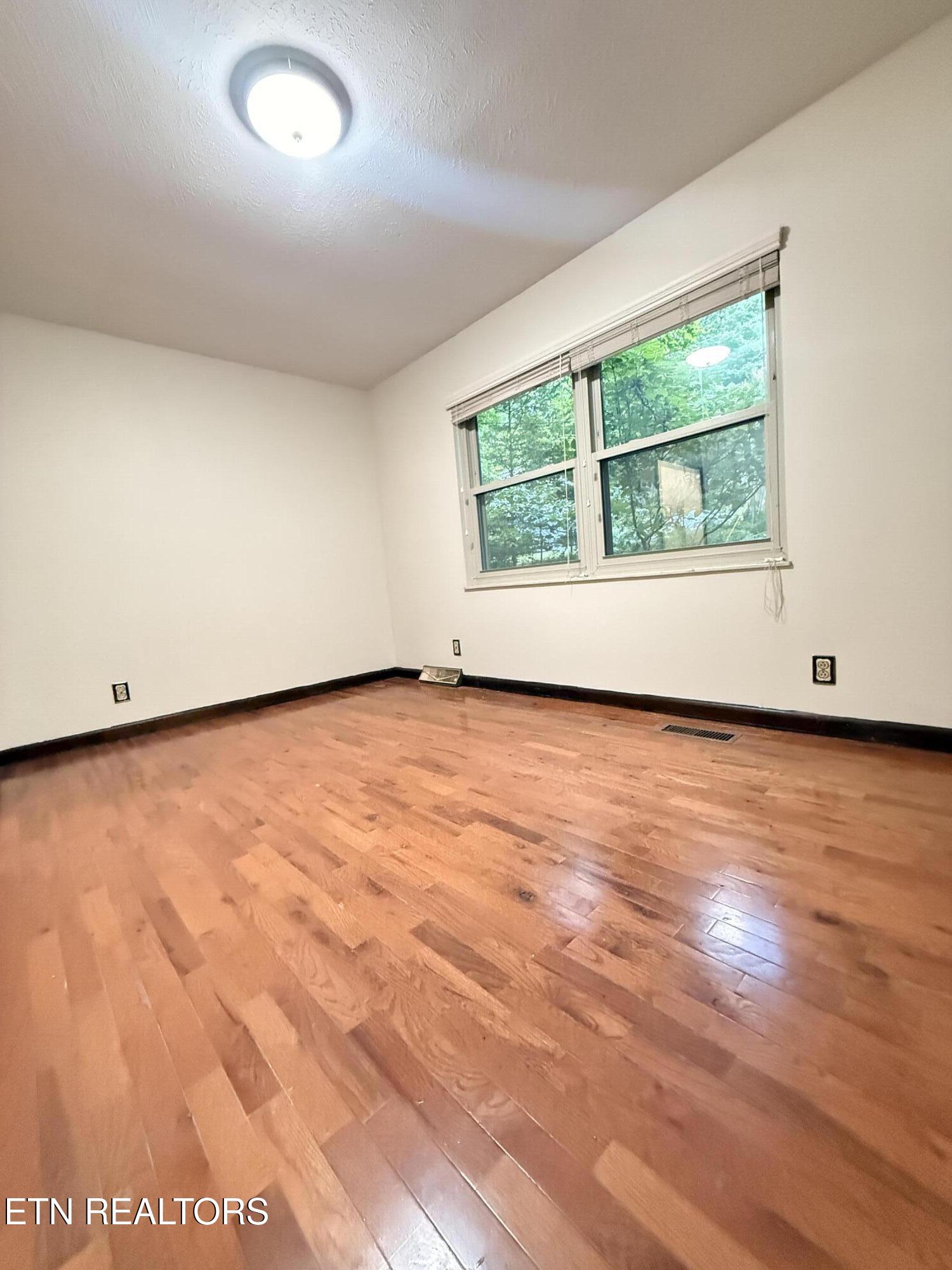 107 Neville Lane Oak Ridge, TN 37830 - Photo 31 of 58 IMG_0693