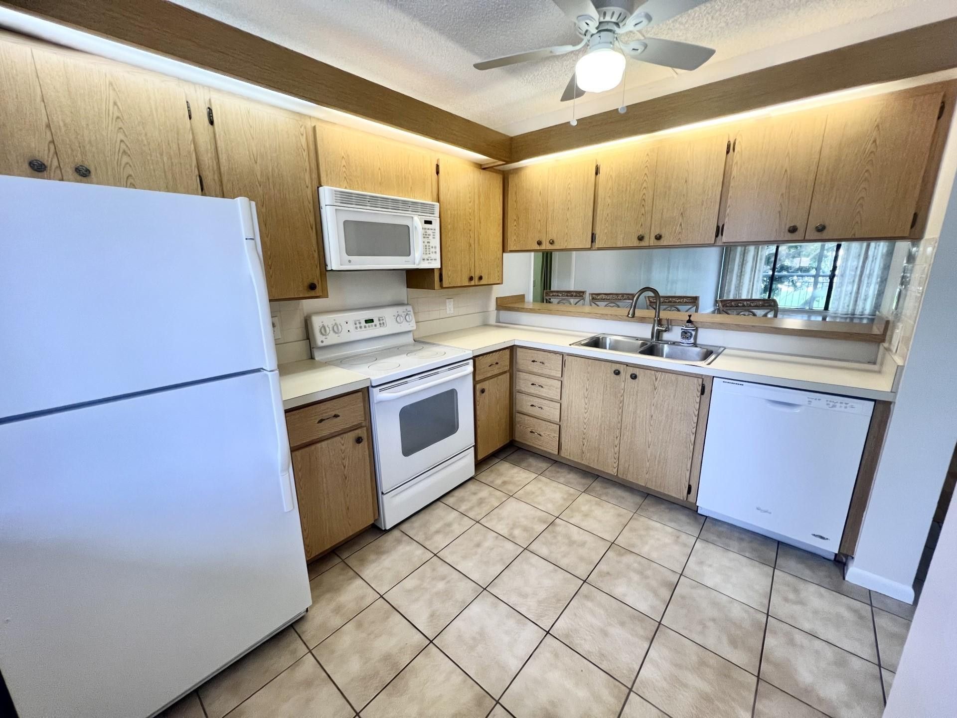 6205 Balboa Circle, Unit 202 Boca Raton, FL 33433 - Photo 6 of 40 Photo 6