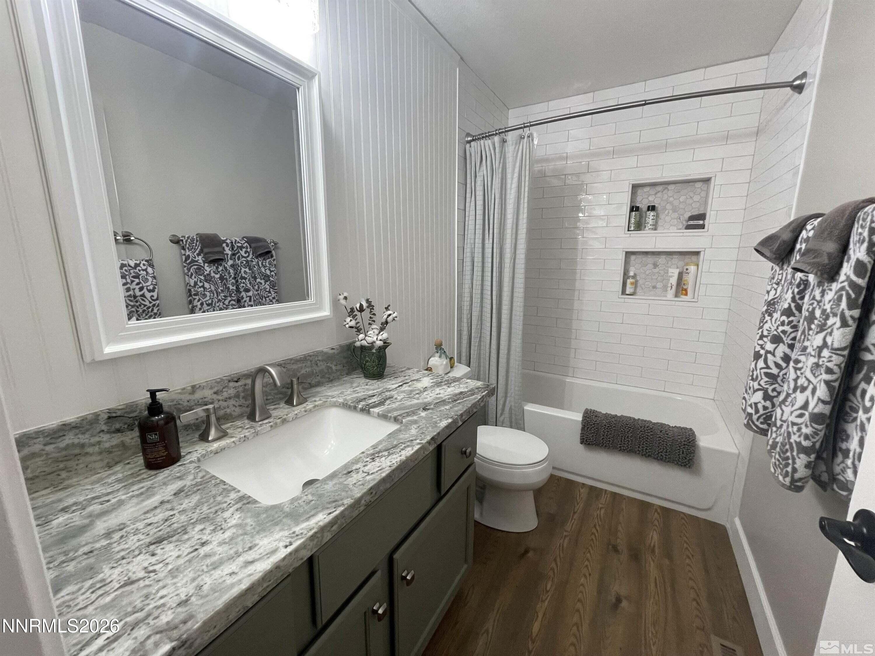 220 Lemming Drive Reno, NV 89523 - Photo 11 of 15 guest bath