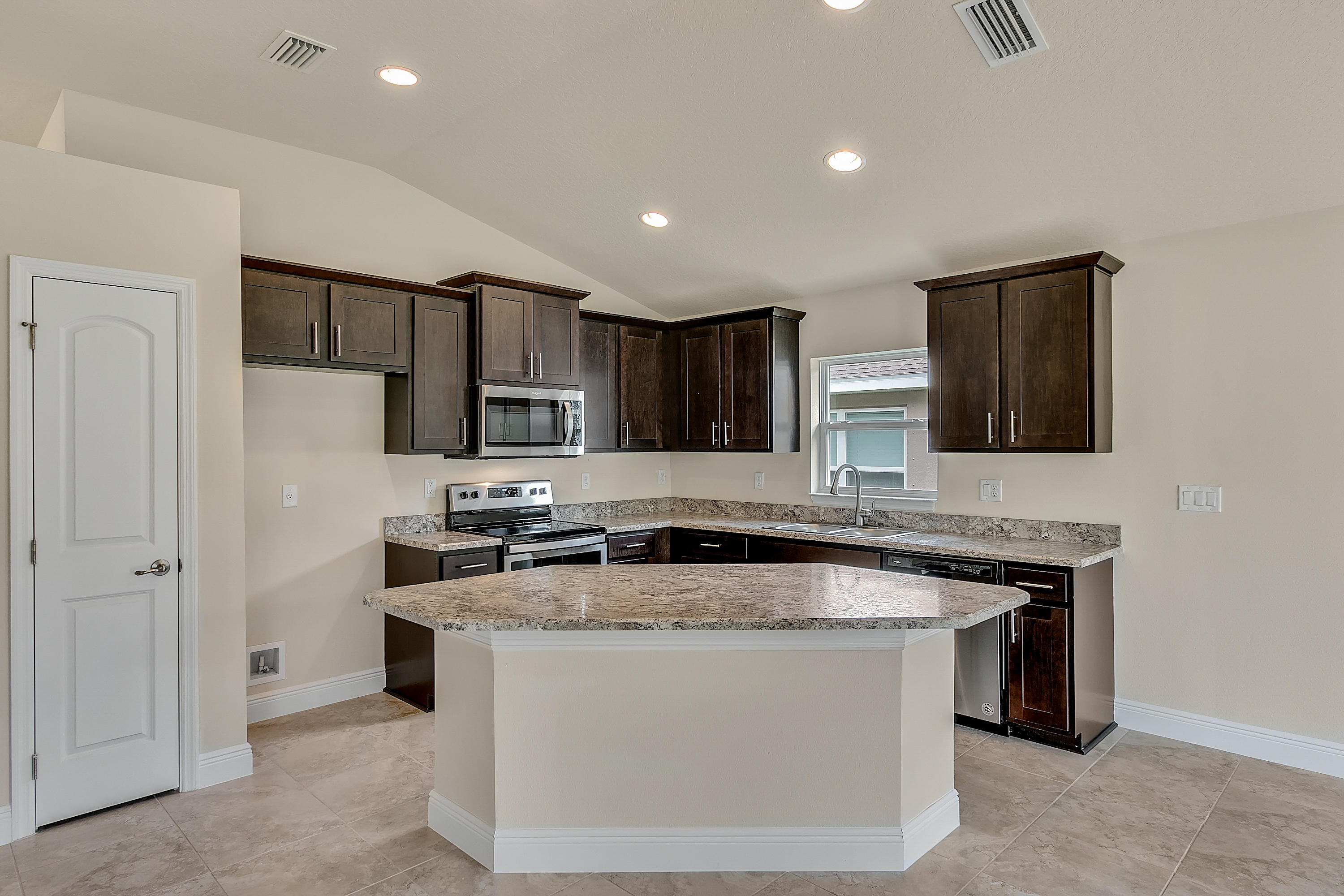 5363 Vespera Street Fort Pierce, FL 34951 - Photo 14 of 30 B7688961-0356-4469-8E81-D2057E0AA651