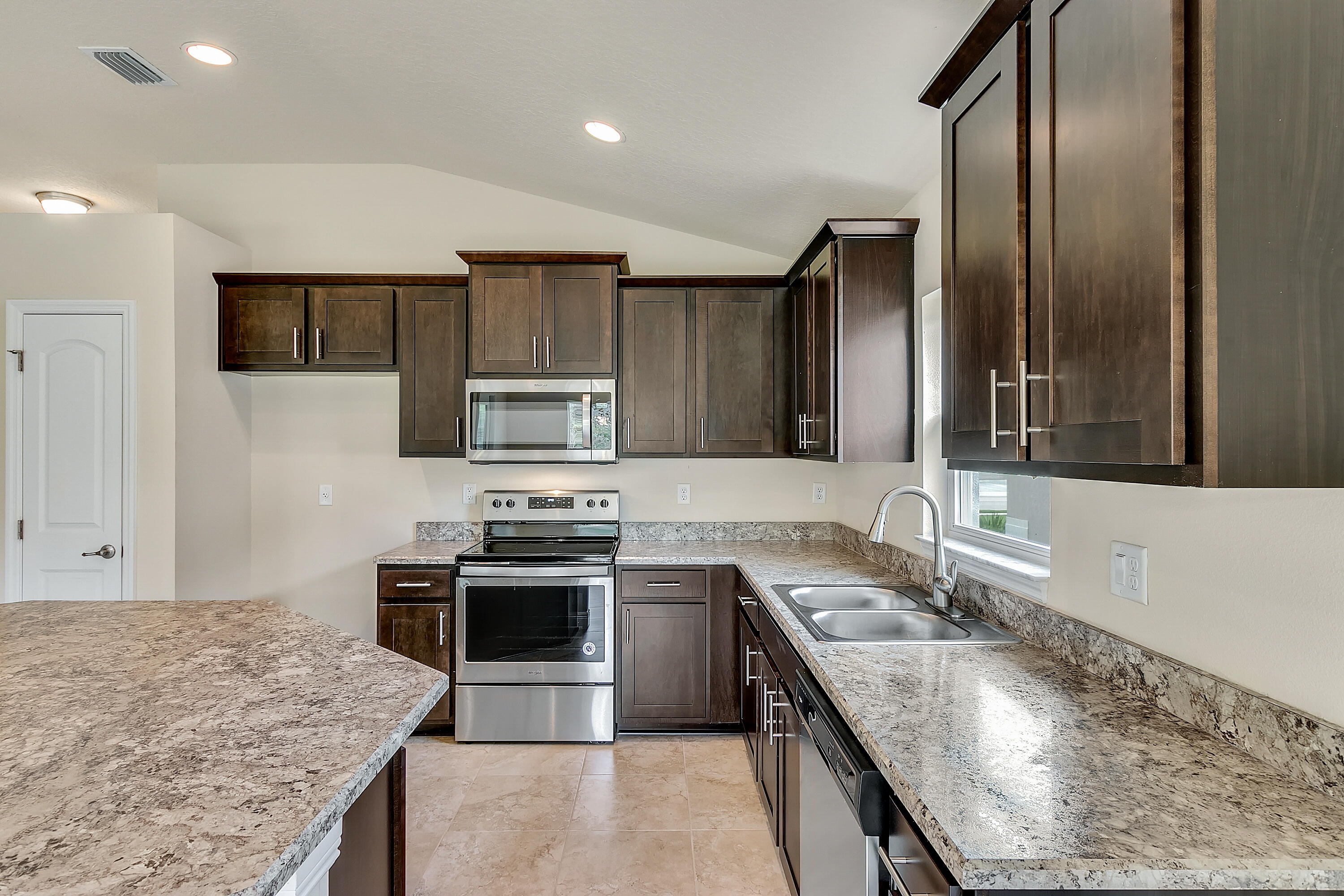 5363 Vespera Street Fort Pierce, FL 34951 - Photo 15 of 30 7066590A-9BBB-4745-B2F5-C269F3C60DE5