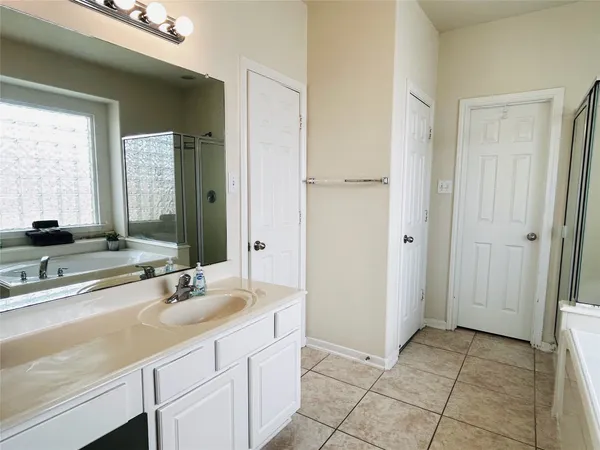 $2,300 | 21726 Hannover Village Drive, Spring, TX 77388