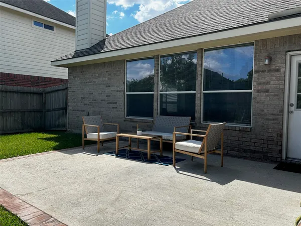 $2,300 | 21726 Hannover Village Drive, Spring, TX 77388