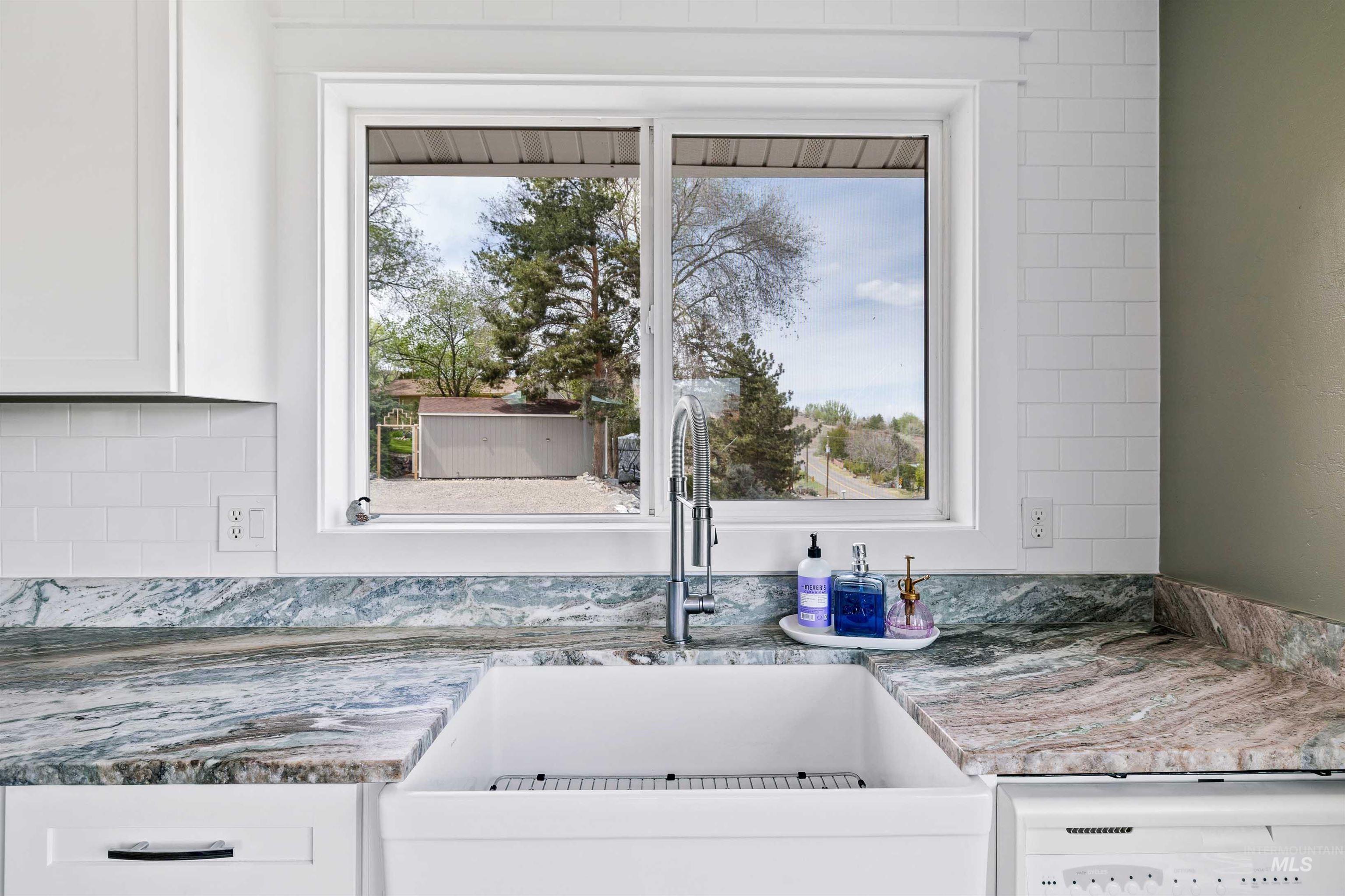 11 Bell Rapids Road Hagerman, ID 83332 - Photo 21 of 40 Bright kitchen window positioned above a large farmhouse sink