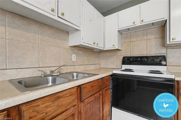 $850 | 1500 Autumn Drive, Unit 1, Greensboro, NC 27405