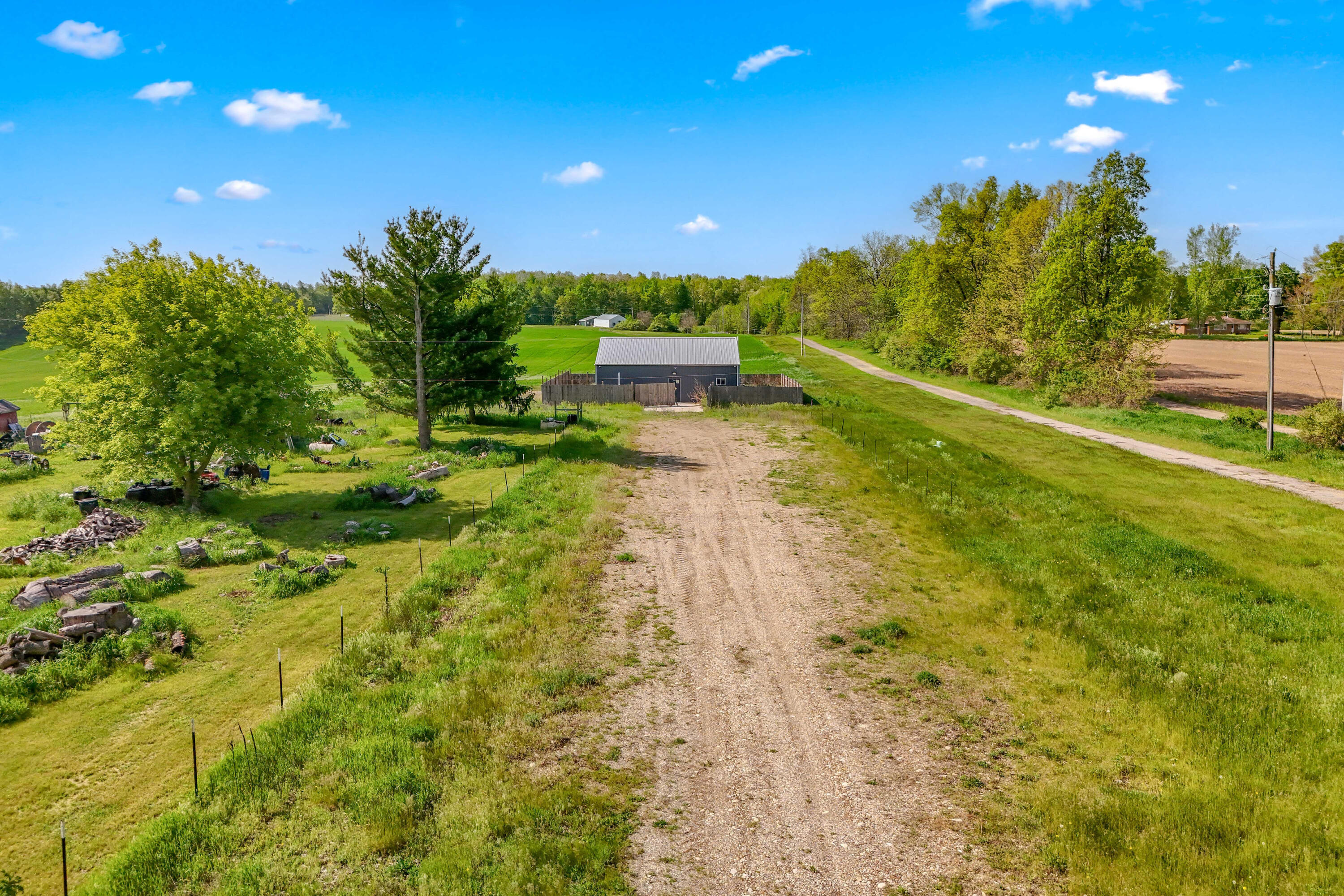 7505 Reading Road East Pittsford, MI 49271 - Photo 3 of 32 8