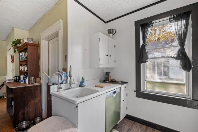 $200,000 | 9 Fairview Street, Springfield, VT 05156